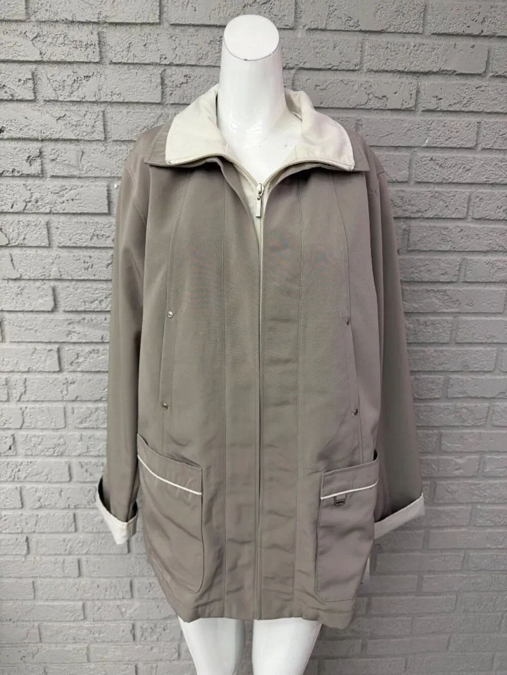 Big Chill Women’s Full Zip Front Long Sleeve Jacket Size M